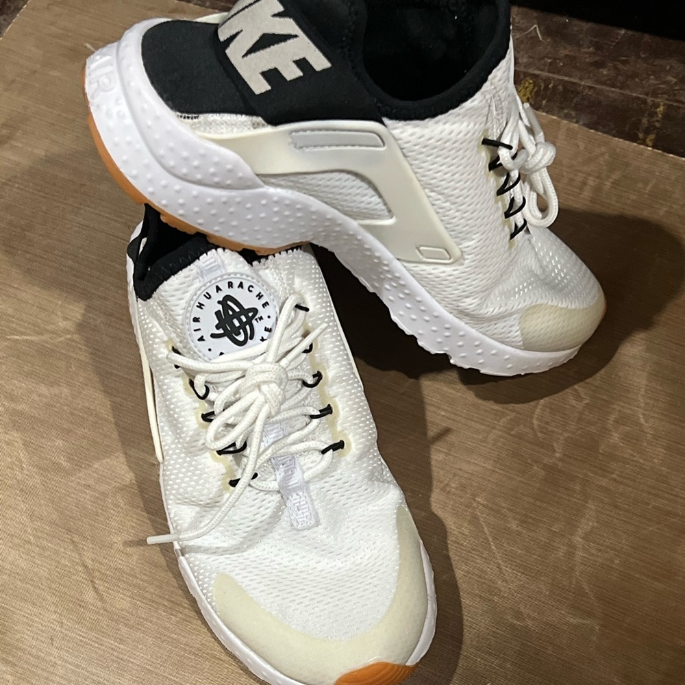 Women’s Air Huarache by Nike